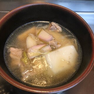 鶏肉の旨味が美味しい♪だし香る♪お雑煮^_^